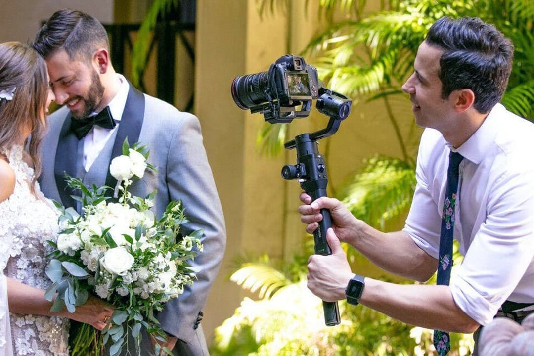 Book a Professional Wedding Photographer Near Me Today
